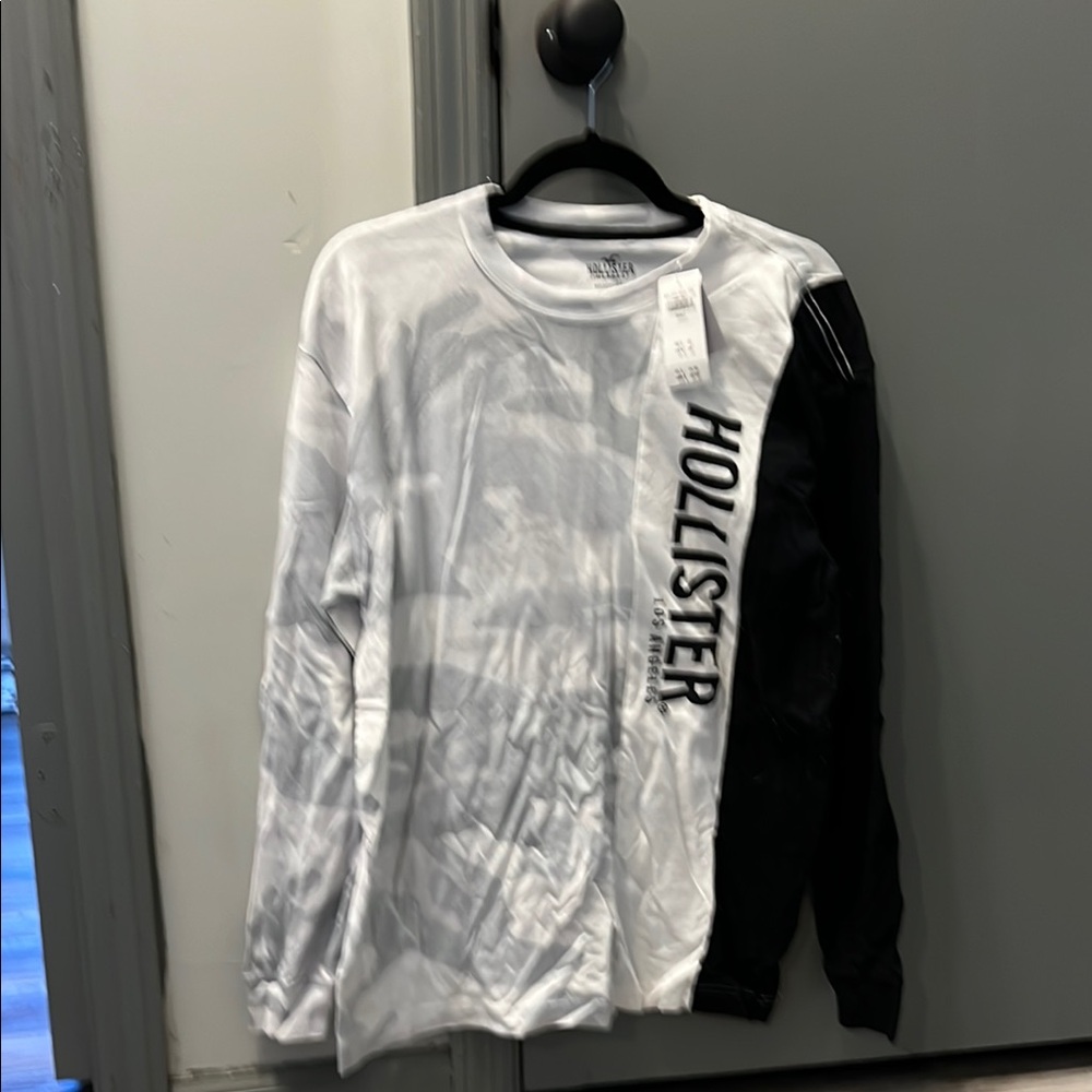 Hollister Men’s White and Black Long Sleeve Shirt
